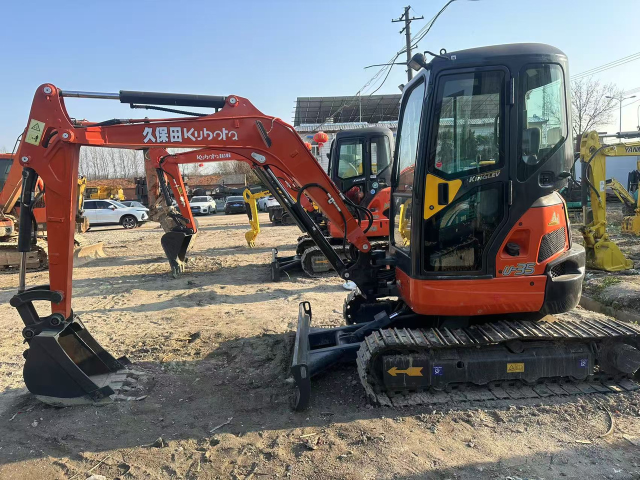 KUBOTA U35 - Гусеничный экскаватор: фото 1 KUBOTA U35 - Гусеничный экскаватор: фото 1