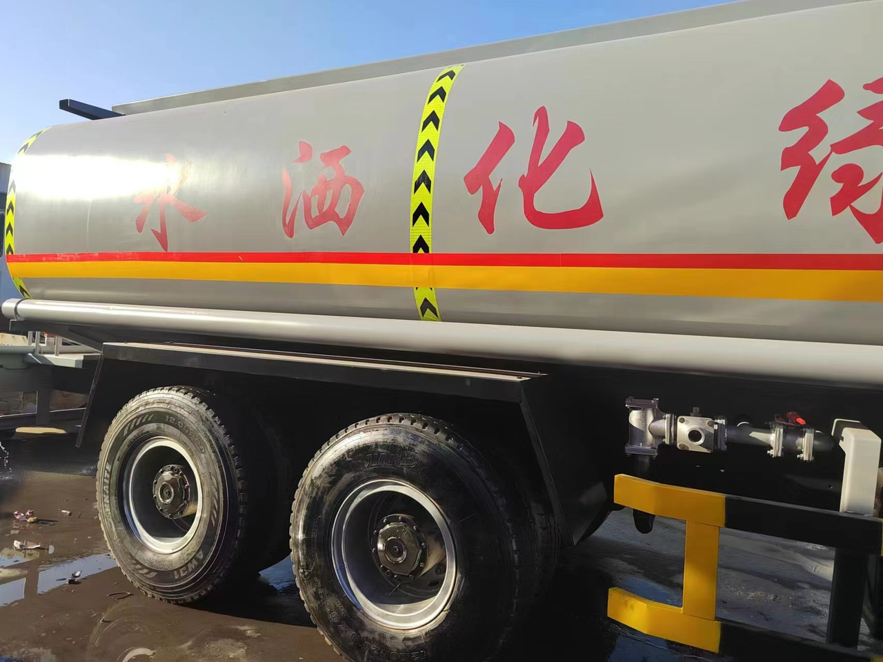 SHACMAN F3000 Water Tanker Click Here For DISCOUNT - Грузовик-цистерна: фото 5 SHACMAN F3000 Water Tanker Click Here For DISCOUNT - Грузовик-цистерна: фото 5