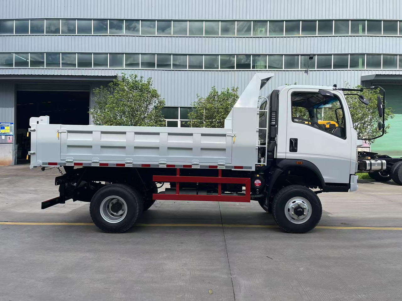 SINOTRUK HOWO 4x2 Dump Truck Click Here for Discount - Самосвал: фото 4 SINOTRUK HOWO 4x2 Dump Truck Click Here for Discount - Самосвал: фото 4