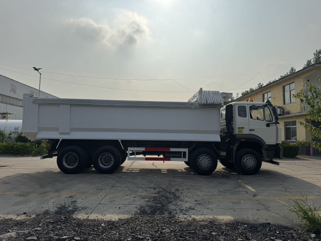 SINOTRUK HOWO Dump Truck 8x4 Click Here for Discount - Самосвал: фото 4 SINOTRUK HOWO Dump Truck 8x4 Click Here for Discount - Самосвал: фото 4