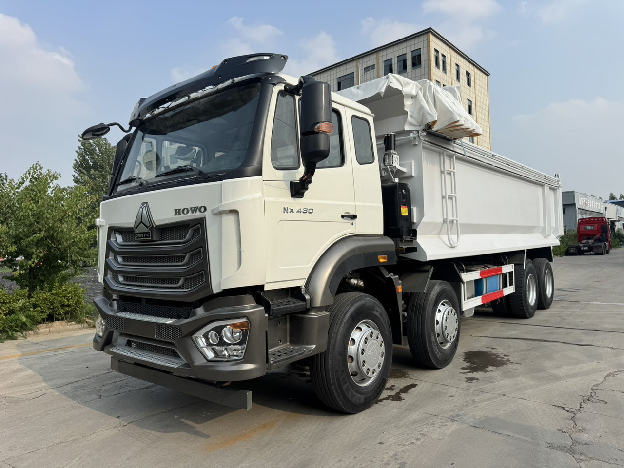 SINOTRUK HOWO Dump Truck 8x4 Click Here for Discount - Самосвал: фото 1 SINOTRUK HOWO Dump Truck 8x4 Click Here for Discount - Самосвал: фото 1
