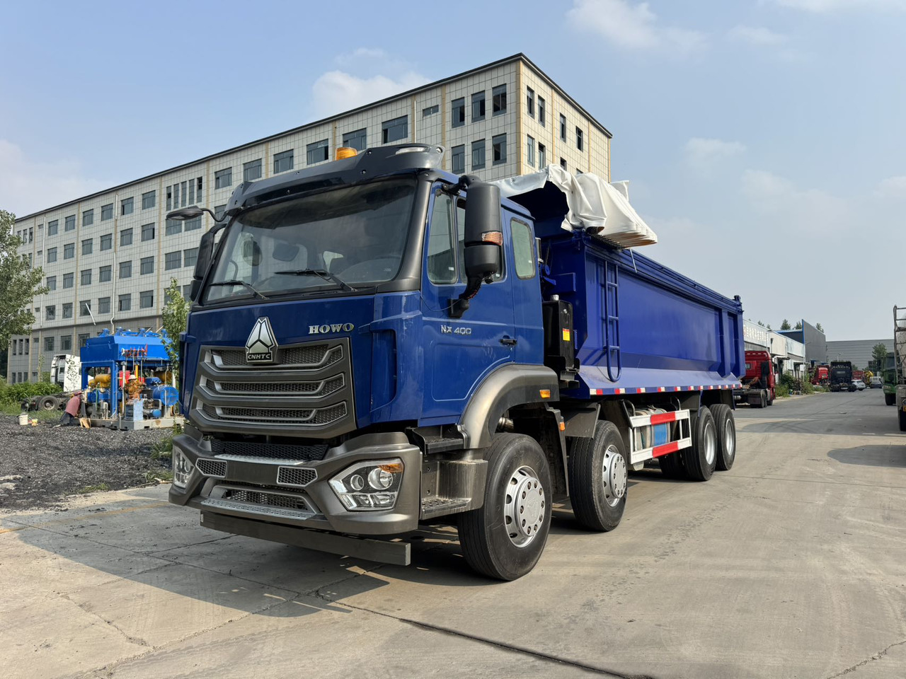 SINOTRUK HOWO Dump Truck 8x4 Click for Discount - Самосвал: фото 1 SINOTRUK HOWO Dump Truck 8x4 Click for Discount - Самосвал: фото 1
