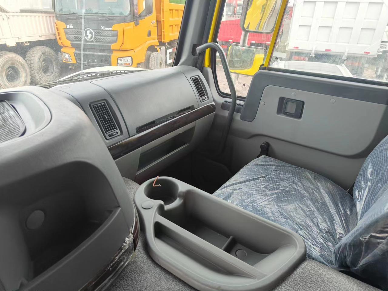 Sino HOWO 8x4 Dump Truck Click for Discount - Самосвал: фото 5 Sino HOWO 8x4 Dump Truck Click for Discount - Самосвал: фото 5