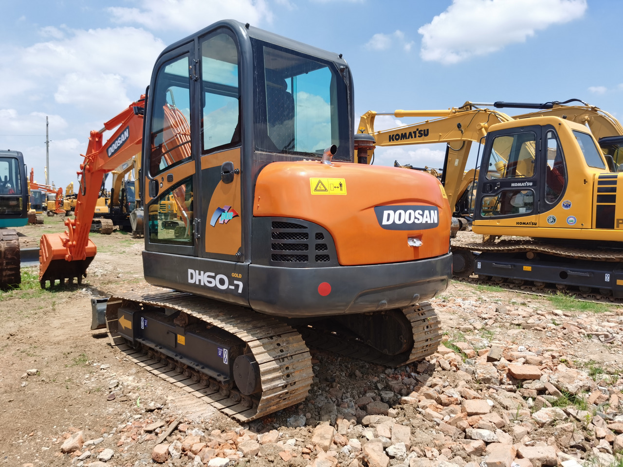 DOOSAN DH60-7 - Строительная техника: фото 2 DOOSAN DH60-7 - Строительная техника: фото 2