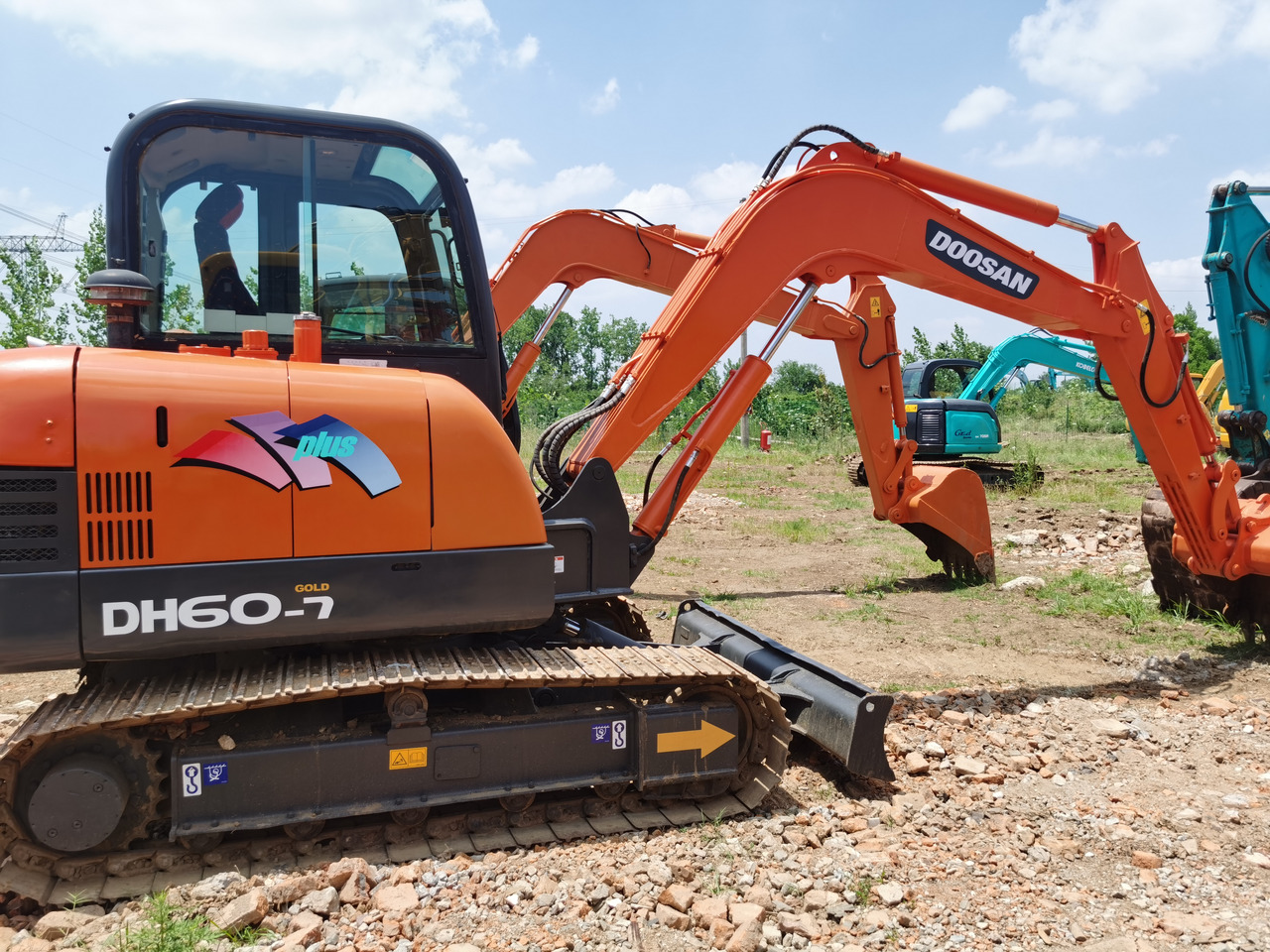 DOOSAN DH60-7 - Строительная техника: фото 1 DOOSAN DH60-7 - Строительная техника: фото 1