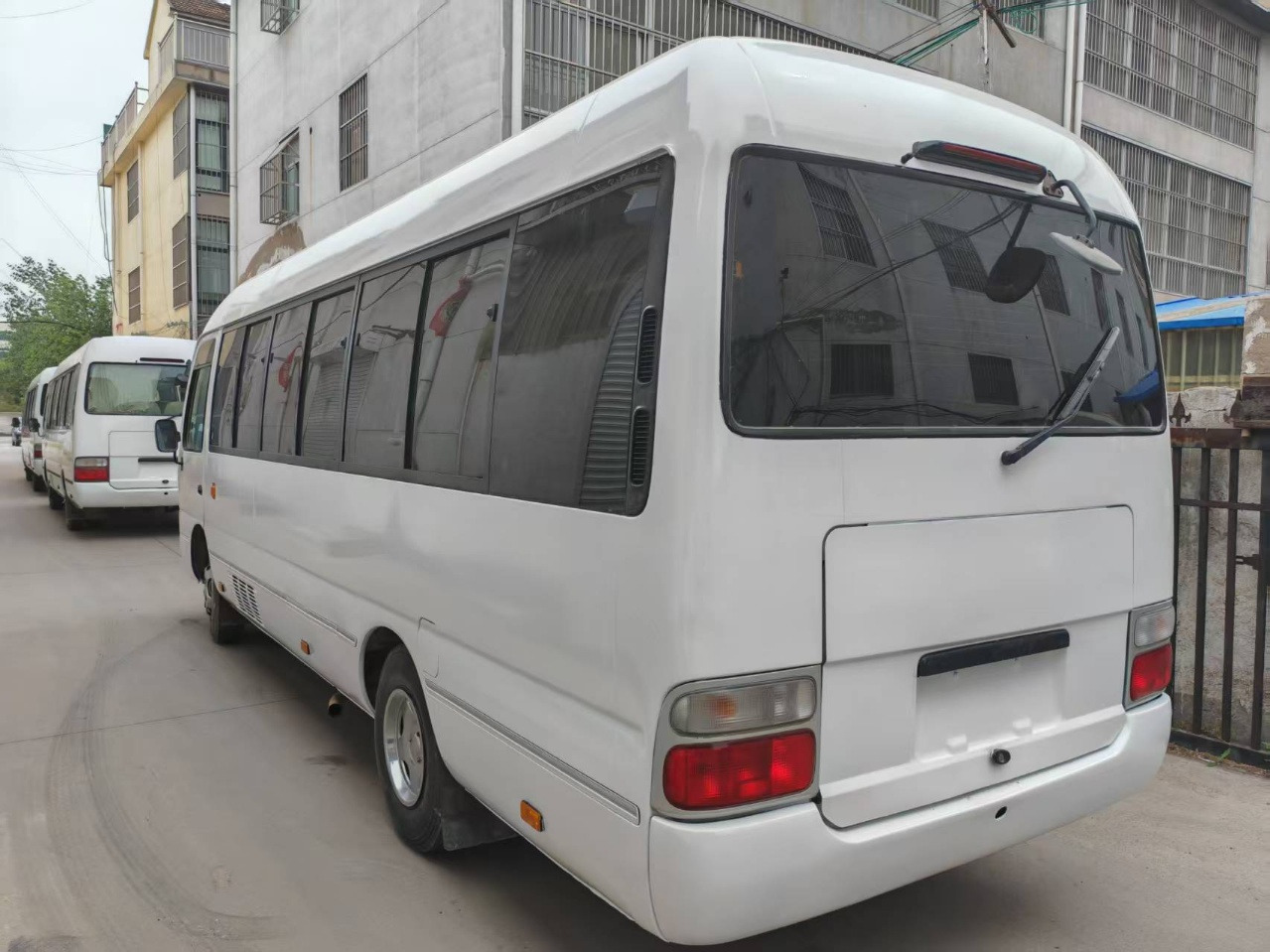 TOYOTA White Mini Bus 29 Seats Click Here for Discount - Туристический автобус: фото 5 TOYOTA White Mini Bus 29 Seats Click Here for Discount - Туристический автобус: фото 5