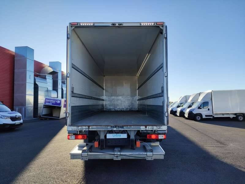 Camion Porteur 19 TONNES 280 CV HAYON 2 PORTES AR - Грузовик с закрытым кузовом: фото 4 Camion Porteur 19 TONNES 280 CV HAYON 2 PORTES AR - Грузовик с закрытым кузовом: фото 4