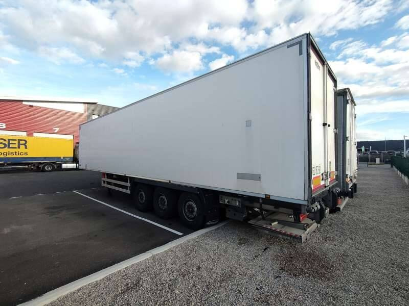 Semi-remorque 3 Essieux 38 TONNES HAYON CAISSE CHEREAU GROUPE CARRIER VECTOR HE 19 MT - Полуприцеп-рефрижератор: фото 3 Semi-remorque 3 Essieux 38 TONNES HAYON CAISSE CHEREAU GROUPE CARRIER VECTOR HE 19 MT - Полуприцеп-рефрижератор: фото 3