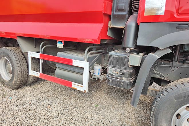 SINOTRUK Howo 371 10 Wheeler Used Dump Trucks for Sale in Tanzania - Самосвал: фото 5 SINOTRUK Howo 371 10 Wheeler Used Dump Trucks for Sale in Tanzania - Самосвал: фото 5