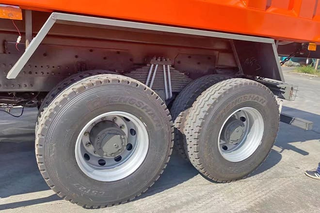 SINOTRUK Sinotruk Howo 336 6X4 Tipper for Sale in Ghana - Самосвал: фото 3 SINOTRUK Sinotruk Howo 336 6X4 Tipper for Sale in Ghana - Самосвал: фото 3