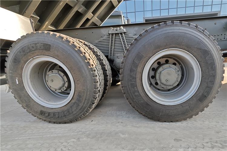 SINOTRUK Used Howo Dump Truck 6x4 380HP for Sale In Tanzania - Самосвал: фото 5 SINOTRUK Used Howo Dump Truck 6x4 380HP for Sale In Tanzania - Самосвал: фото 5