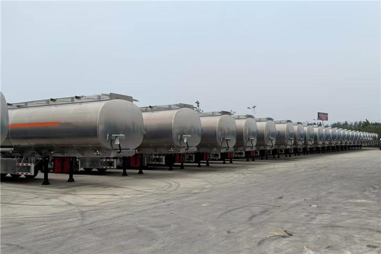 TITAN 3 Axle 45000 L Aluminum Tanker Trailer for Sale In Zimbabwe - Полуприцеп-цистерна: фото 4 TITAN 3 Axle 45000 L Aluminum Tanker Trailer for Sale In Zimbabwe - Полуприцеп-цистерна: фото 4