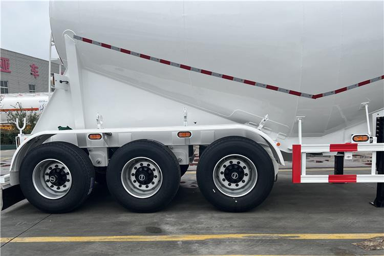 TITAN 30cbm Dry Bulker Cement Tanker Trailer with Air Suspension for Sale In Zambia - Полуприцеп-цистерна: фото 3 TITAN 30cbm Dry Bulker Cement Tanker Trailer with Air Suspension for Sale In Zambia - Полуприцеп-цистерна: фото 3