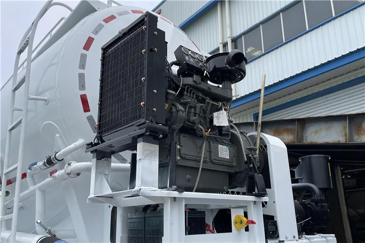 TITAN 4 Axle Bulker Cement Tanker Trailer for Sale In Zambia - Полуприцеп-цистерна: фото 2 TITAN 4 Axle Bulker Cement Tanker Trailer for Sale In Zambia - Полуприцеп-цистерна: фото 2