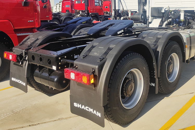 SHACMAN Second Hand Shacman Tractor Trailer for Sale in Malawi - Тягач: фото 5 SHACMAN Second Hand Shacman Tractor Trailer for Sale in Malawi - Тягач: фото 5