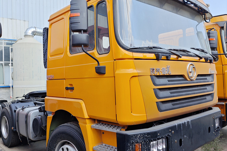 SHACMAN Used Shacman Truck Tractor for Sale in Jamaica - Тягач: фото 2 SHACMAN Used Shacman Truck Tractor for Sale in Jamaica - Тягач: фото 2