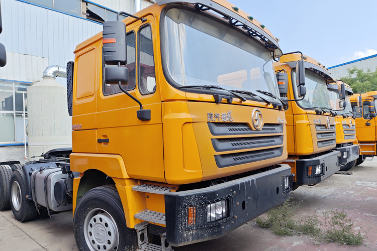 SHACMAN Used Shacman Truck Tractor for Sale in Jamaica - Тягач: фото 1 SHACMAN Used Shacman Truck Tractor for Sale in Jamaica - Тягач: фото 1