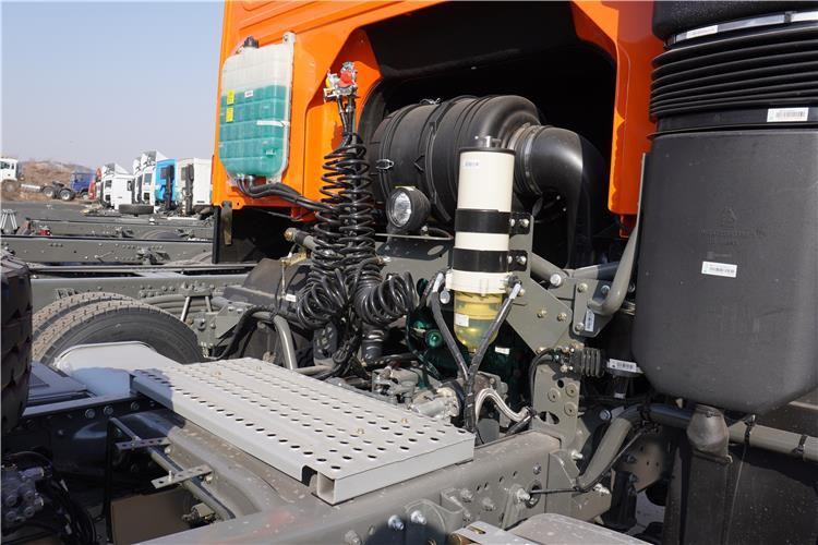 SINOTRUK Howo 371hp 6x4 10 Tires Truck Head for Sale In Jamaica - Тягач: фото 4 SINOTRUK Howo 371hp 6x4 10 Tires Truck Head for Sale In Jamaica - Тягач: фото 4