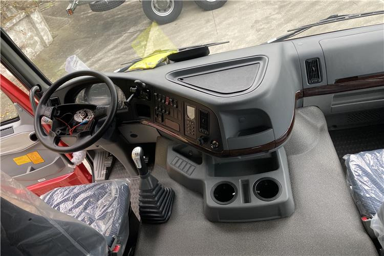 SINOTRUK Howo 371hp Truck Head for Sale In Tanzania - Тягач: фото 3 SINOTRUK Howo 371hp Truck Head for Sale In Tanzania - Тягач: фото 3