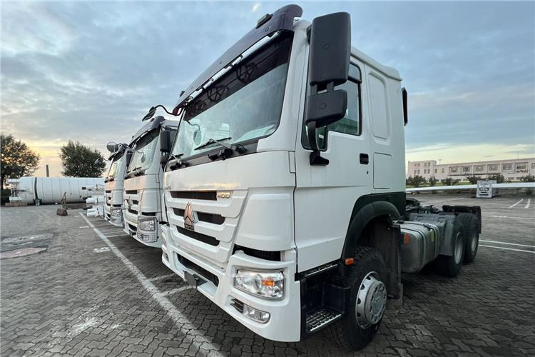 SINOTRUK Howo Truck Price - 400hp 10 Wheeler for Sale In Cameroon - Тягач: фото 1 SINOTRUK Howo Truck Price - 400hp 10 Wheeler for Sale In Cameroon - Тягач: фото 1