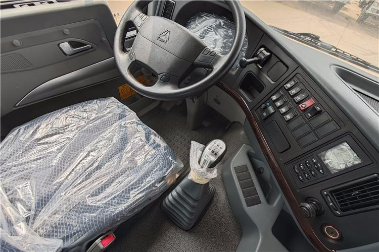 Sinotruk Used Howo 400 HP Truck Head for Sale In Congo - Тягач: фото 2 Sinotruk Used Howo 400 HP Truck Head for Sale In Congo - Тягач: фото 2