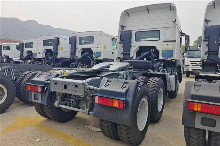 Sinotruk Used Howo Truck 400HP Tractor 6x4 Price for Sale In Tanzania - Тягач: фото 4 Sinotruk Used Howo Truck 400HP Tractor 6x4 Price for Sale In Tanzania - Тягач: фото 4