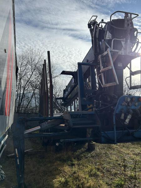 Diebolt grue avec grappin rotatif - Полуприцеп лесовоз: фото 2 Diebolt grue avec grappin rotatif - Полуприцеп лесовоз: фото 2