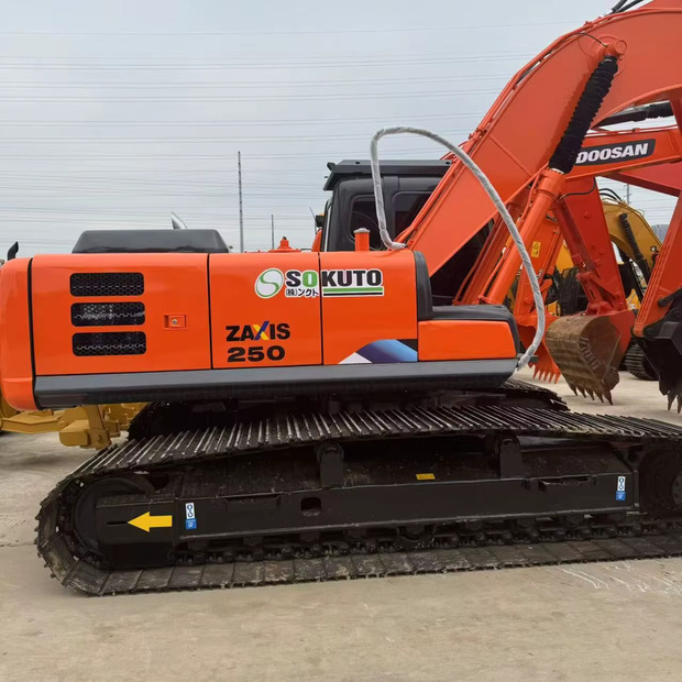 2022 Hitachi ZX250 - Гусеничный экскаватор: фото 1 2022 Hitachi ZX250 - Гусеничный экскаватор: фото 1