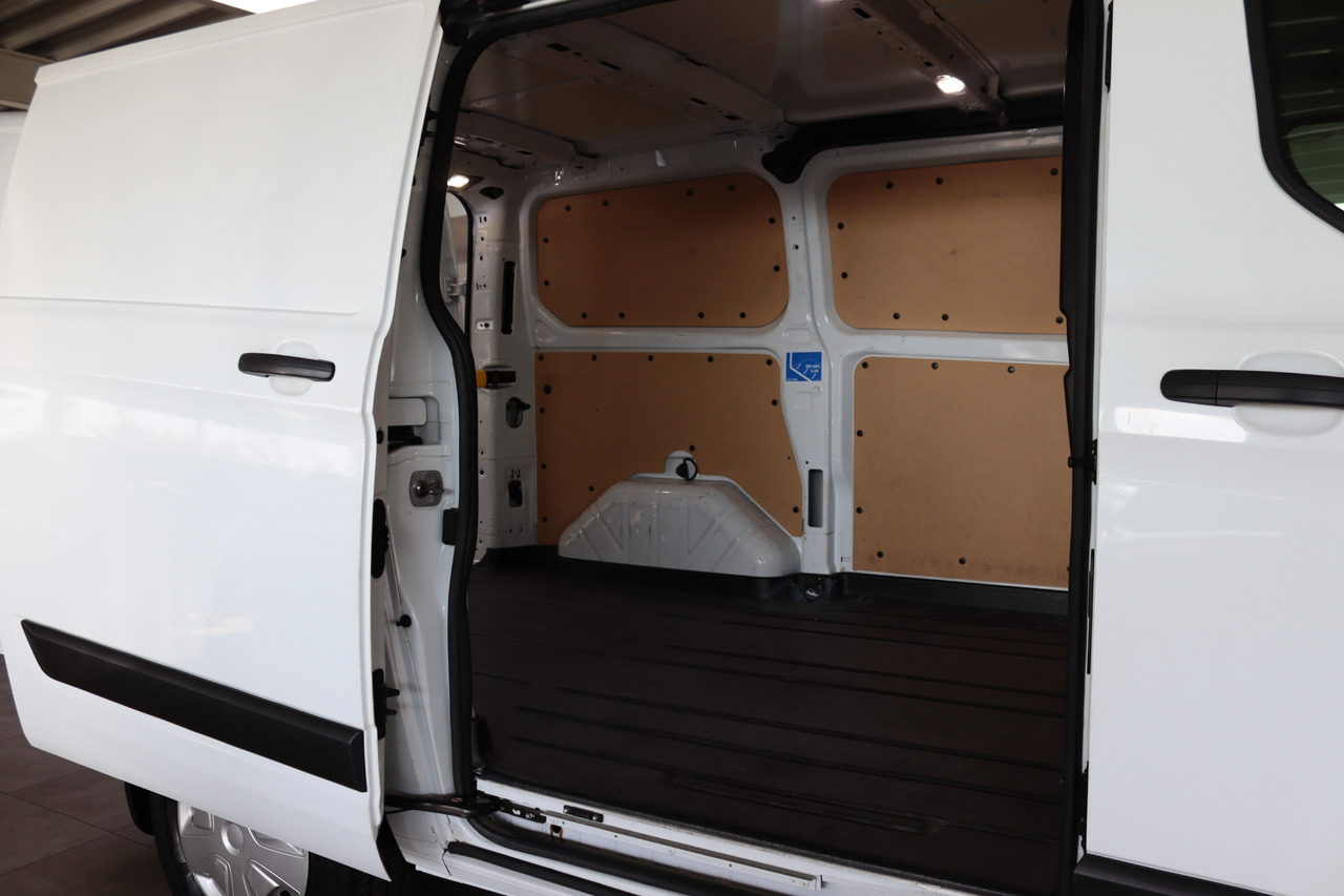 Легковой фургон Ford Transit: фото 10