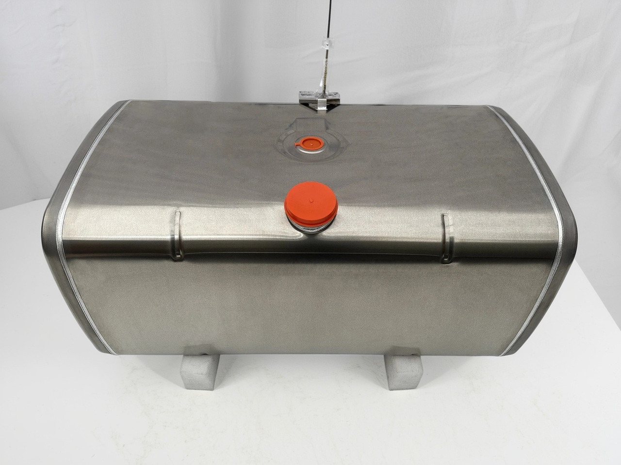 DAF - Топливный бак: фото 1 DAF - Топливный бак: фото 1