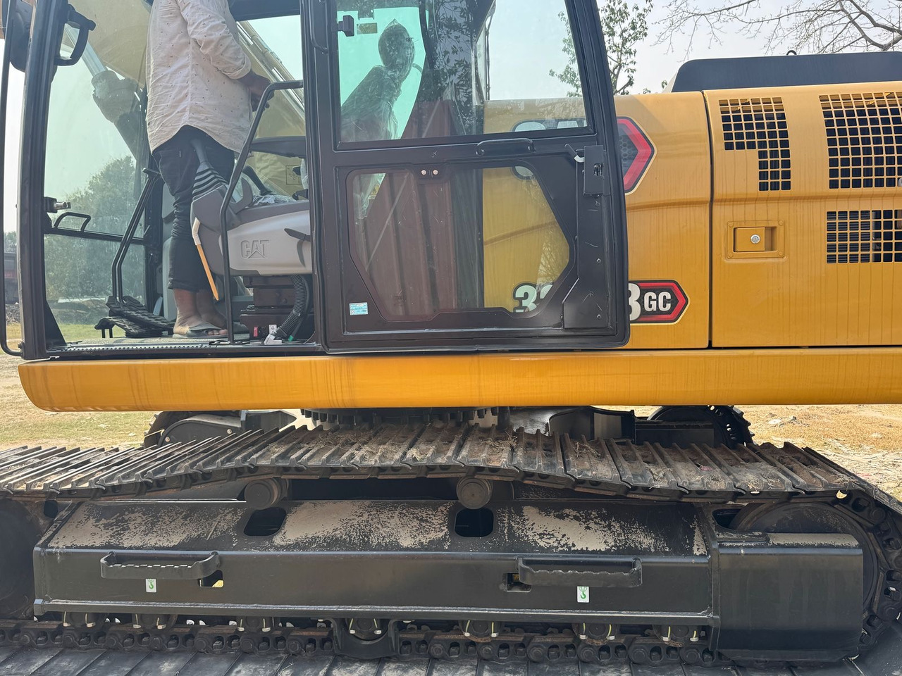 CATERPILLAR 323GC - Гусеничный экскаватор: фото 3 CATERPILLAR 323GC - Гусеничный экскаватор: фото 3