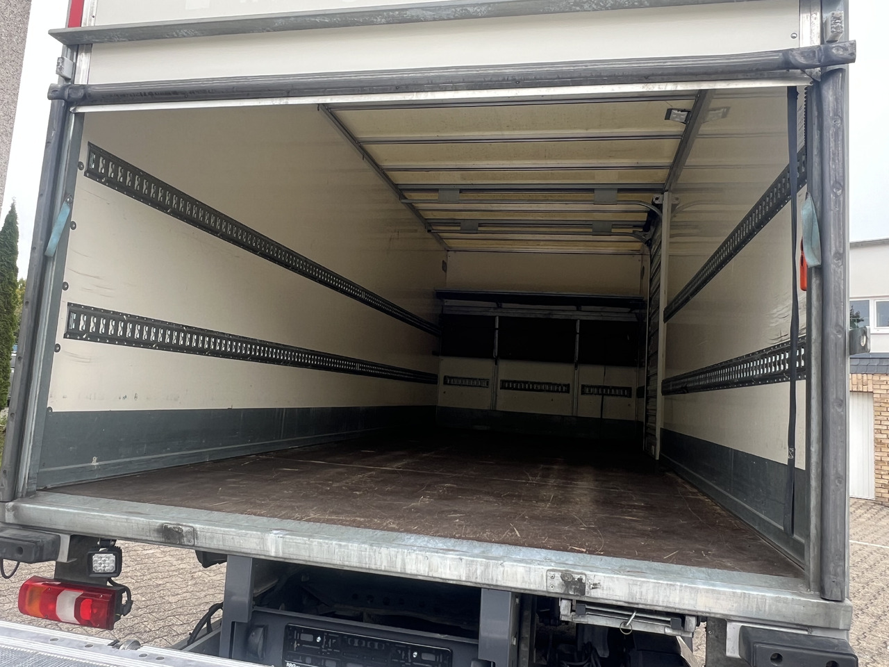 Грузовик с закрытым кузовом MERCEDES-BENZ Atego 1218 L Classic-Vermietung möglich-ADR-LBW: фото 19 Грузовик с закрытым кузовом MERCEDES-BENZ Atego 1218 L Classic-Vermietung möglich-ADR-LBW: фото 19