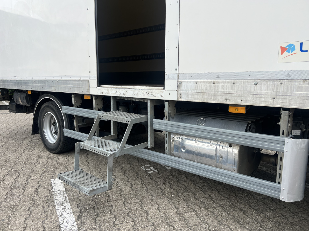 Грузовик с закрытым кузовом MERCEDES-BENZ Atego 1218 L Classic-Vermietung möglich-ADR-LBW: фото 6 Грузовик с закрытым кузовом MERCEDES-BENZ Atego 1218 L Classic-Vermietung möglich-ADR-LBW: фото 6