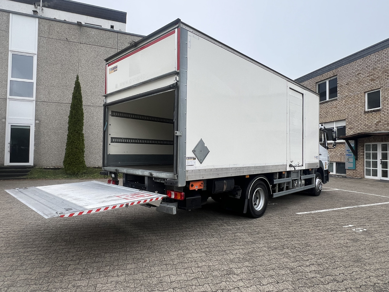 Грузовик с закрытым кузовом MERCEDES-BENZ Atego 1218 L Classic-Vermietung möglich-ADR-LBW: фото 17 Грузовик с закрытым кузовом MERCEDES-BENZ Atego 1218 L Classic-Vermietung möglich-ADR-LBW: фото 17