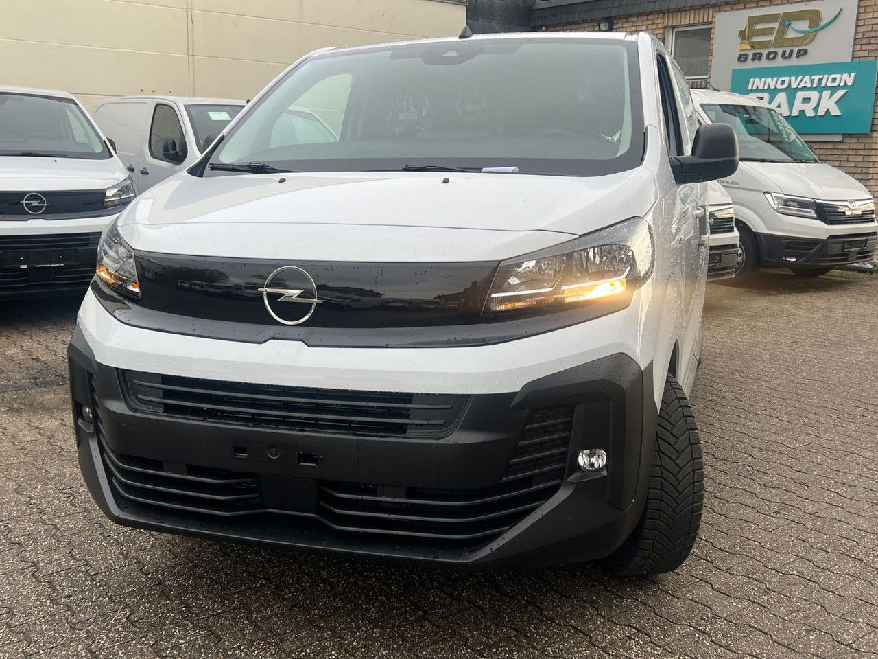 Opel Vivaro Cargo L2 H1 120 PS Allwetter AHK Rückfahr - Цельнометаллический фургон: фото 4 Opel Vivaro Cargo L2 H1 120 PS Allwetter AHK Rückfahr - Цельнометаллический фургон: фото 4