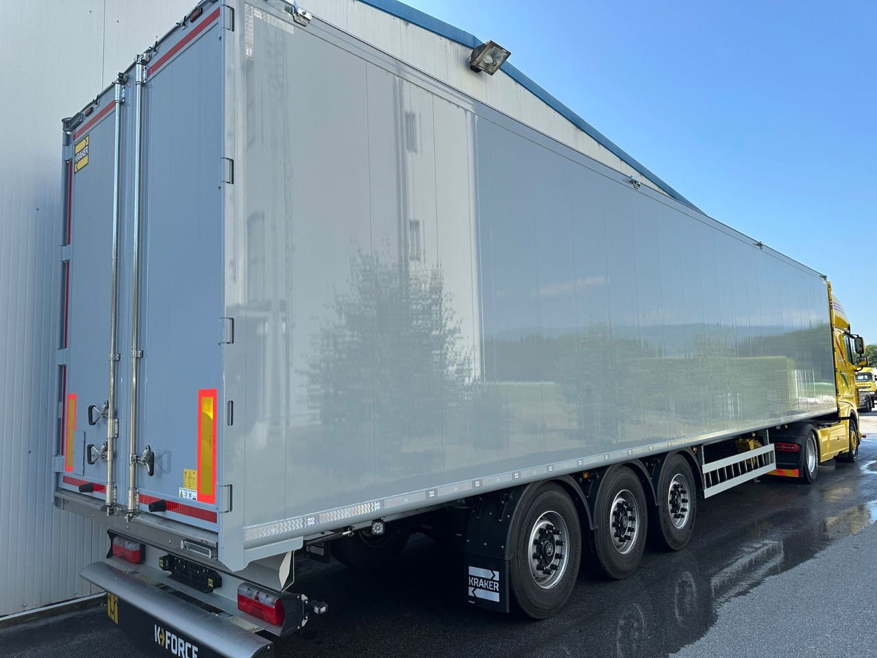 Kraker CF-200ZL Lift 92m³ - Полуприцеп с подвижным полом: фото 3 Kraker CF-200ZL Lift 92m³ - Полуприцеп с подвижным полом: фото 3