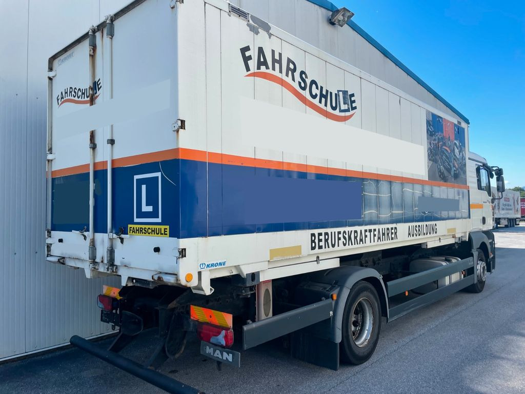 MAN TGA 18.350 Schalter FAHRSCHULE Driving Shool - Грузовик с закрытым кузовом: фото 3 MAN TGA 18.350 Schalter FAHRSCHULE Driving Shool - Грузовик с закрытым кузовом: фото 3