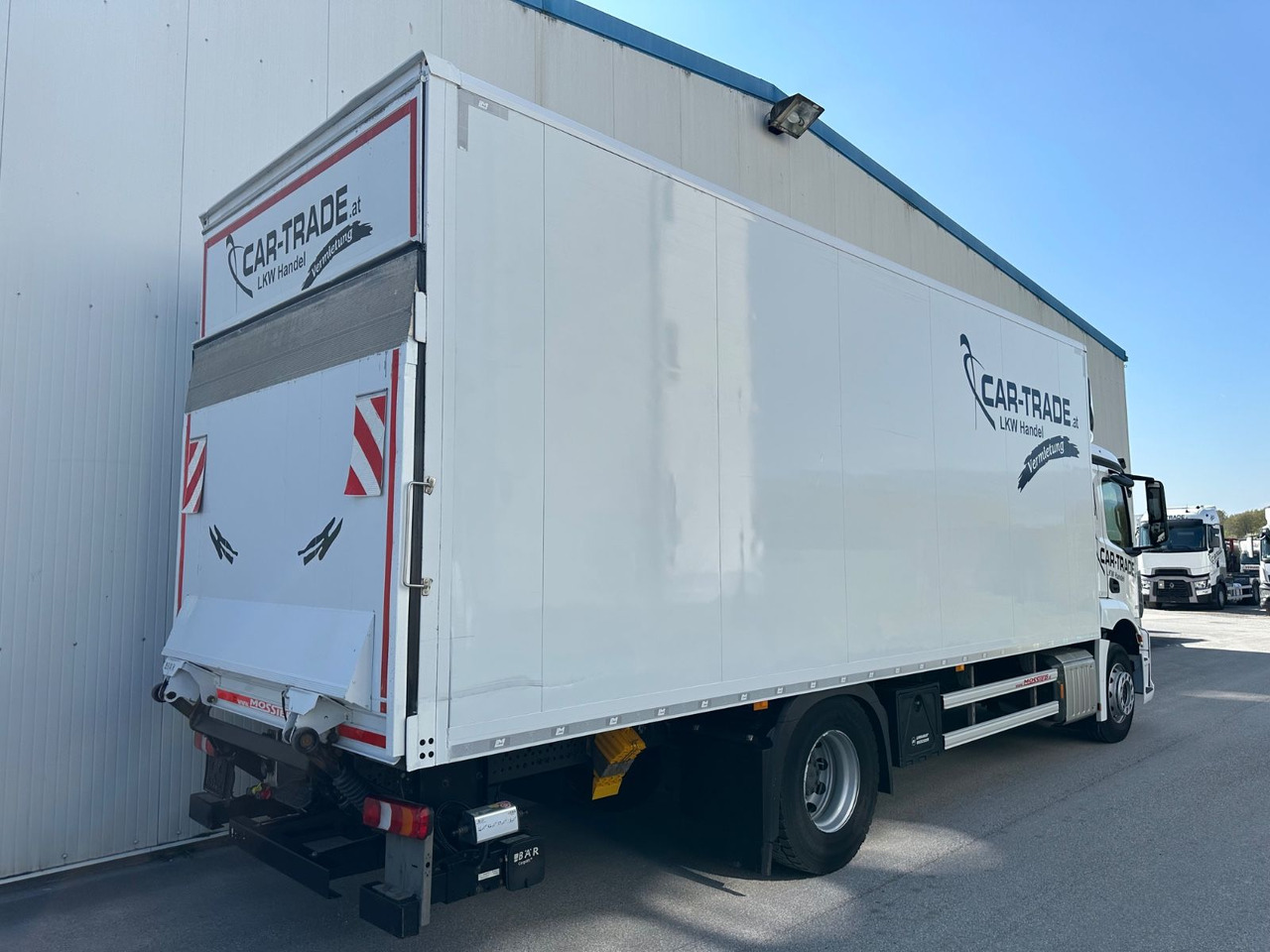 Mercedes-Benz Actros 1833 Koffer/LBW - Грузовик с закрытым кузовом: фото 3 Mercedes-Benz Actros 1833 Koffer/LBW - Грузовик с закрытым кузовом: фото 3