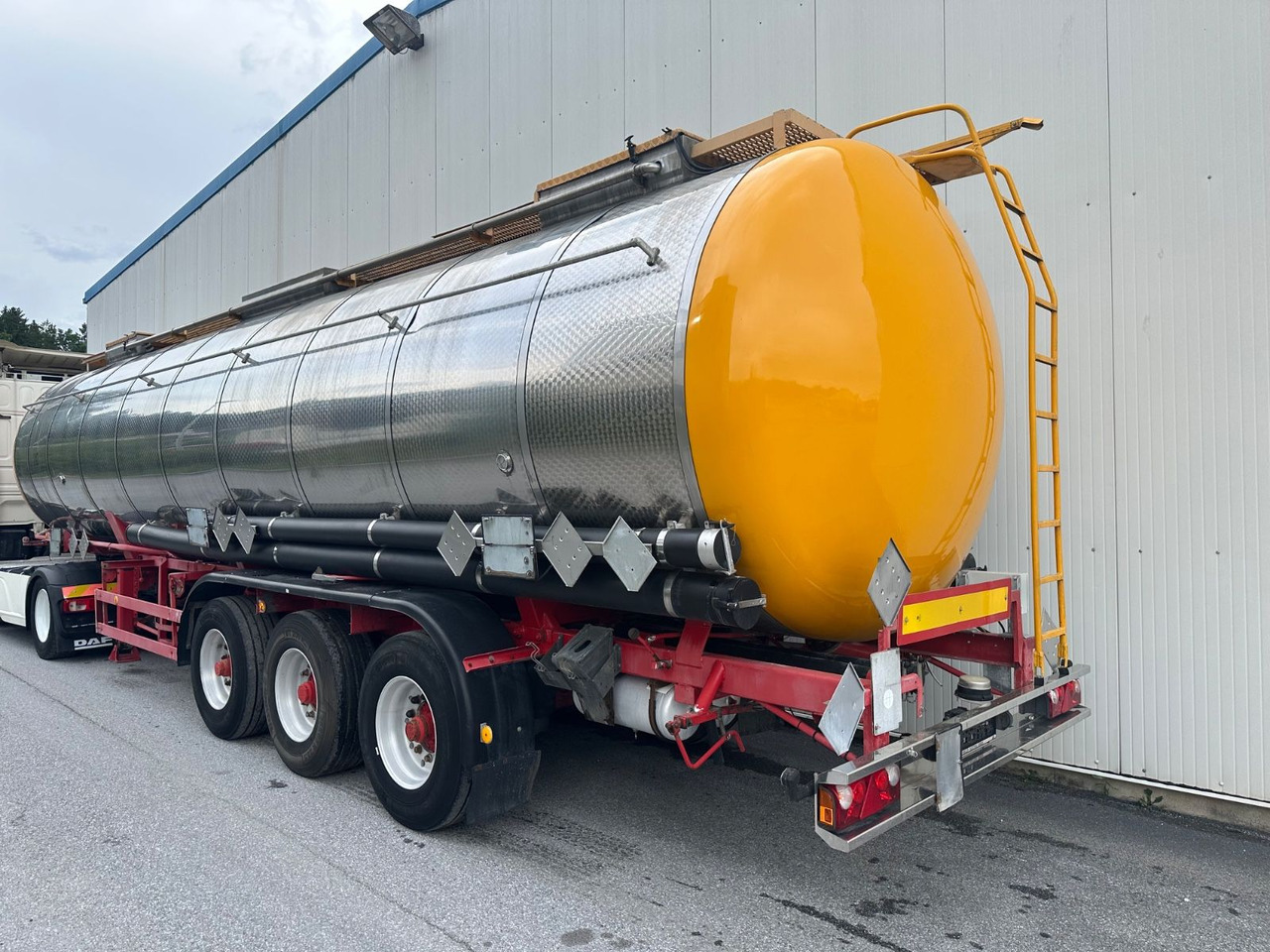 Schwarzmüller Chemi L4BH 42050L Lift BPW - Полуприцеп-цистерна: фото 4 Schwarzmüller Chemi L4BH 42050L Lift BPW - Полуприцеп-цистерна: фото 4