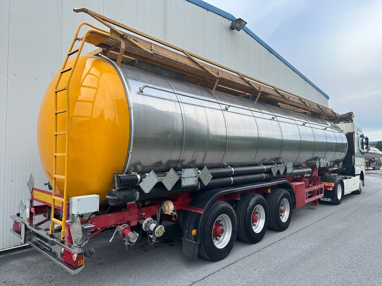 Schwarzmüller Chemi L4BH 42050L Lift BPW - Полуприцеп-цистерна: фото 3 Schwarzmüller Chemi L4BH 42050L Lift BPW - Полуприцеп-цистерна: фото 3