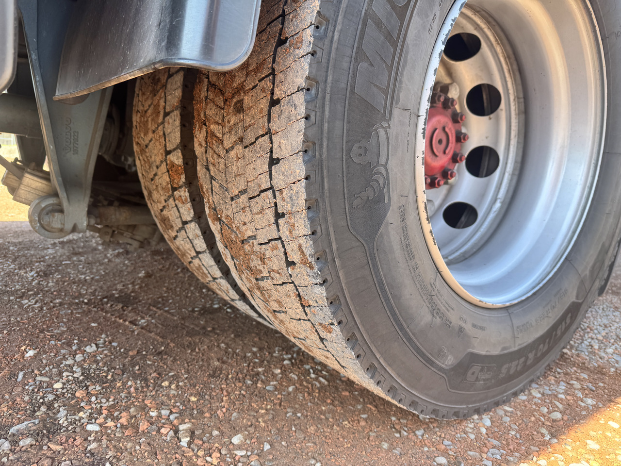 Тентованный грузовик VOLVO FM7-290 4x2 Blache-Hebebühne: фото 14