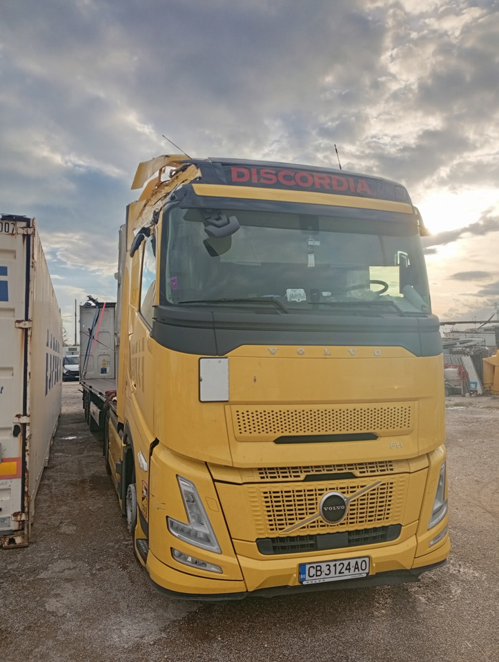 VOLVO FH 460 Aero, Damaged, Located in Bari,Italy - Тягач: фото 3 VOLVO FH 460 Aero, Damaged, Located in Bari,Italy - Тягач: фото 3