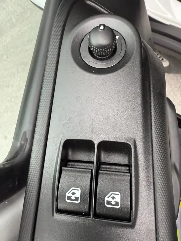 Iveco Daily 35-140 *L3H2*DISPO DE STOCK*Airco*Cruise control в лизинг Iveco Daily 35-140 *L3H2*DISPO DE STOCK*Airco*Cruise control: фото 19 Iveco Daily 35-140 *L3H2*DISPO DE STOCK*Airco*Cruise control в лизинг Iveco Daily 35-140 *L3H2*DISPO DE STOCK*Airco*Cruise control: фото 19