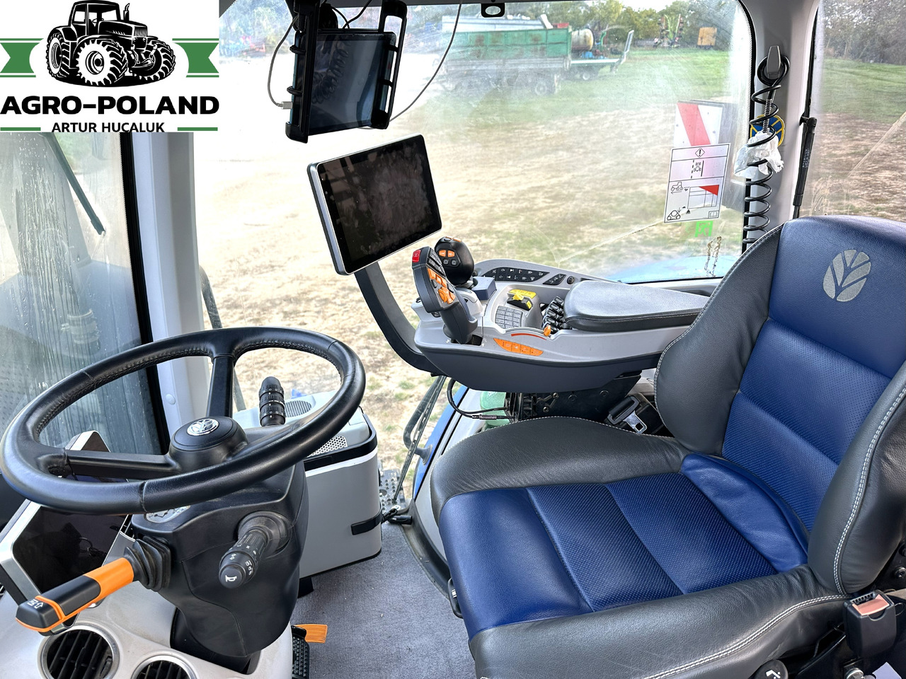 NEW HOLLAND T 8.435 HD SMARTTRAX - 2024 ROK - 1126 h - Трактор: фото 3 NEW HOLLAND T 8.435 HD SMARTTRAX - 2024 ROK - 1126 h - Трактор: фото 3