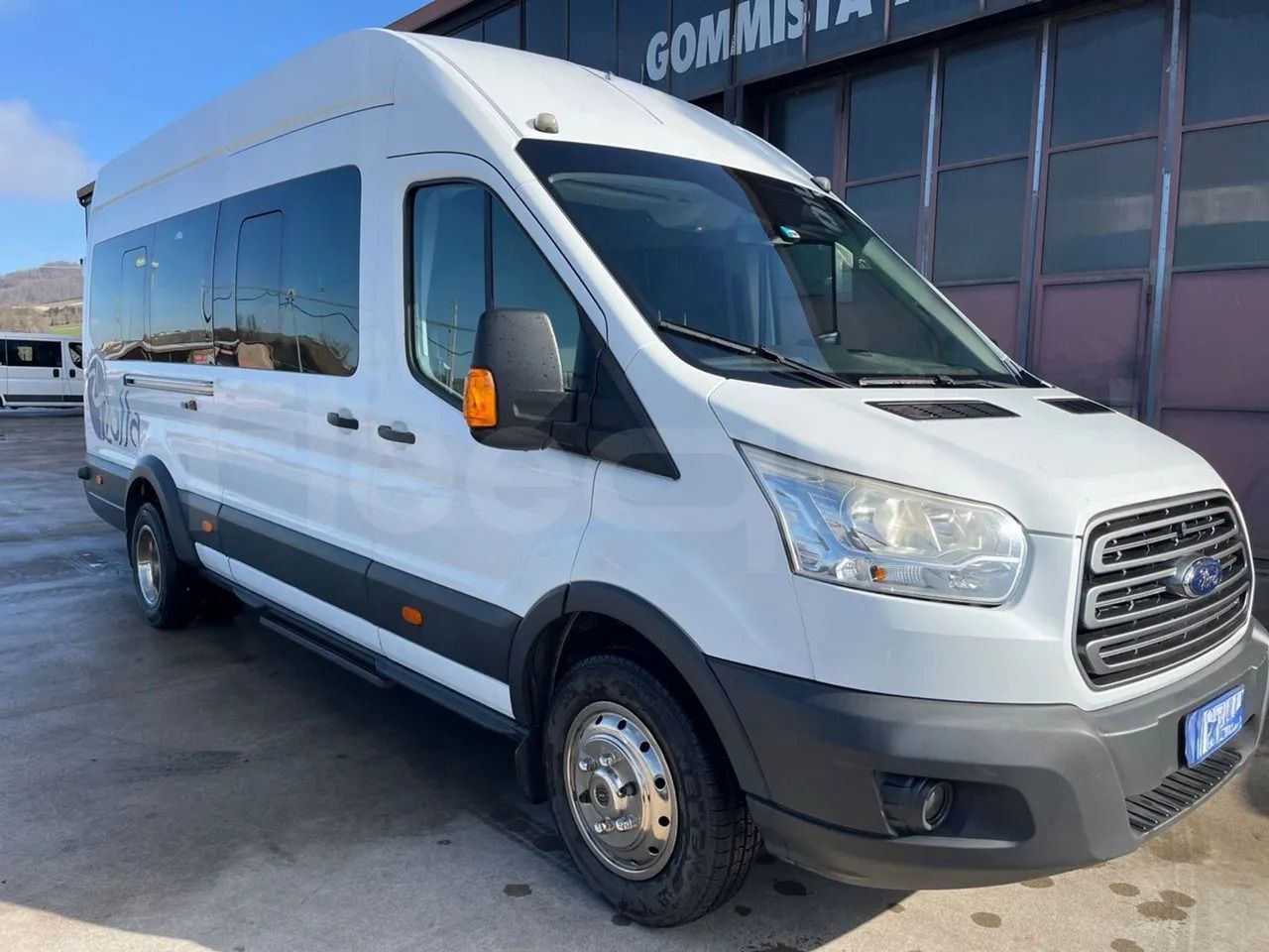 Микроавтобус, Пассажирский фургон Ford Transit: фото 9