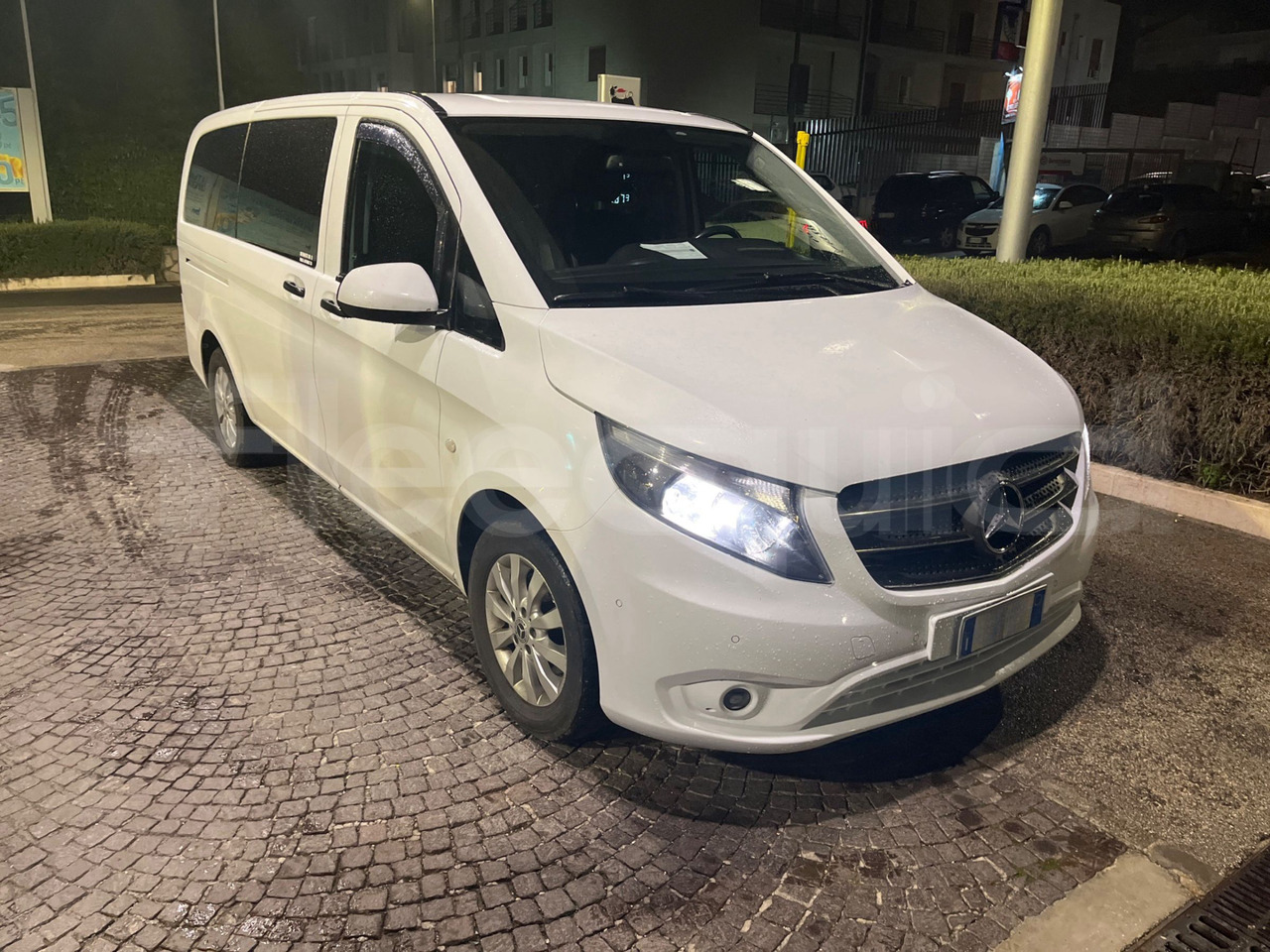 Mercedes-Benz Vito Tourer - Микроавтобус, Пассажирский фургон: фото 1 Mercedes-Benz Vito Tourer - Микроавтобус, Пассажирский фургон: фото 1