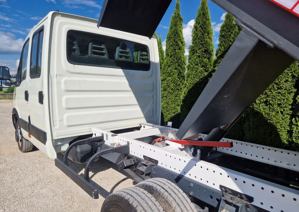 Iveco 35c15 - Малотоннажный самосвал: фото 4 Iveco 35c15 - Малотоннажный самосвал: фото 4