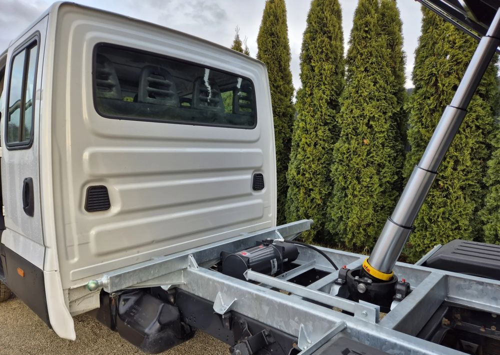 Iveco Iveco 35c18 3.0 180KM Brygadówka/ - Малотоннажный самосвал: фото 4 Iveco Iveco 35c18 3.0 180KM Brygadówka/ - Малотоннажный самосвал: фото 4