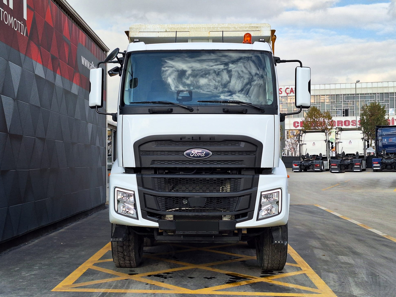 FORD 4445 XD - Самосвал: фото 2 FORD 4445 XD - Самосвал: фото 2