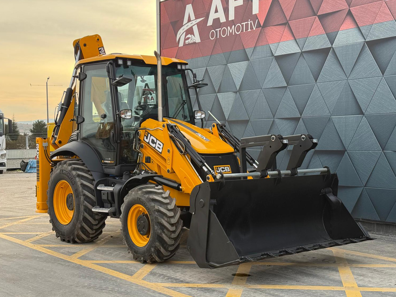 JCB 3CX PLUS - Экскаватор-погрузчик: фото 3 JCB 3CX PLUS - Экскаватор-погрузчик: фото 3
